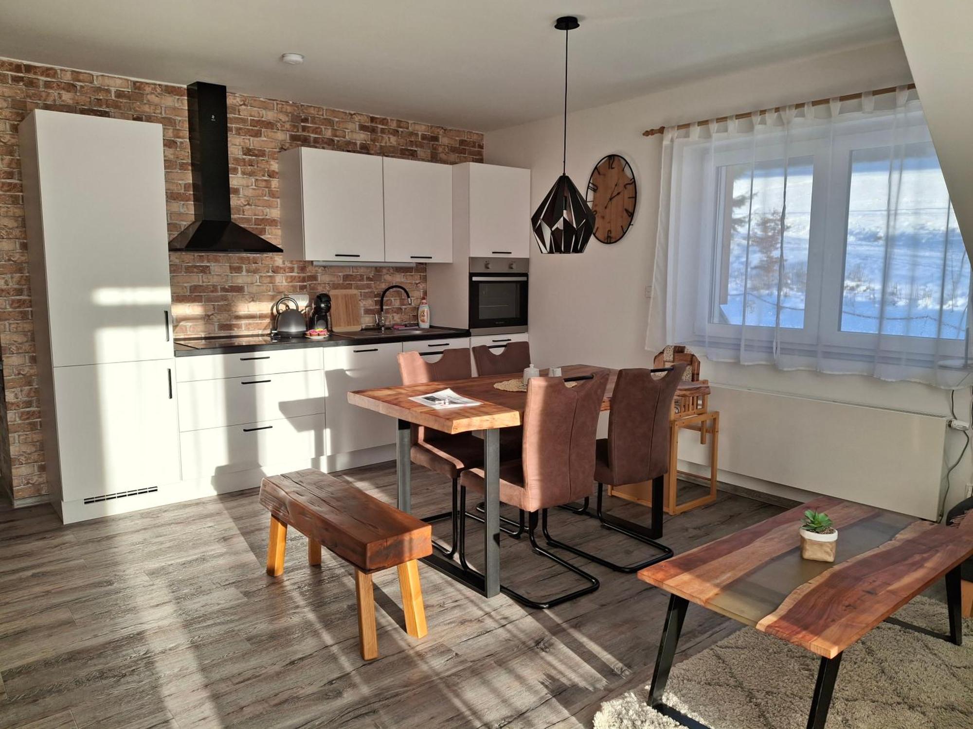 Apartman U Mamuta Dolni Morava Exterior photo